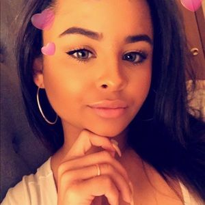 Meet your Posher, Victoria